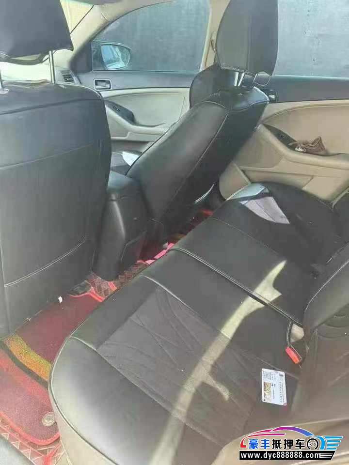 17年起亚K5轿车抵押车出售