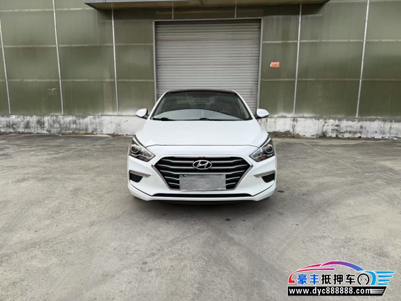 抵押车出售20年现代名图轿车