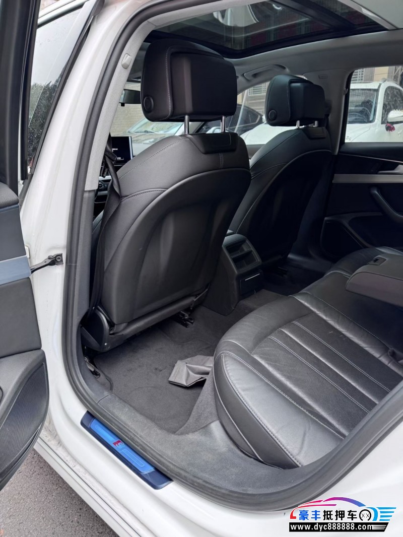 22年奥迪A4L轿车抵押车出售