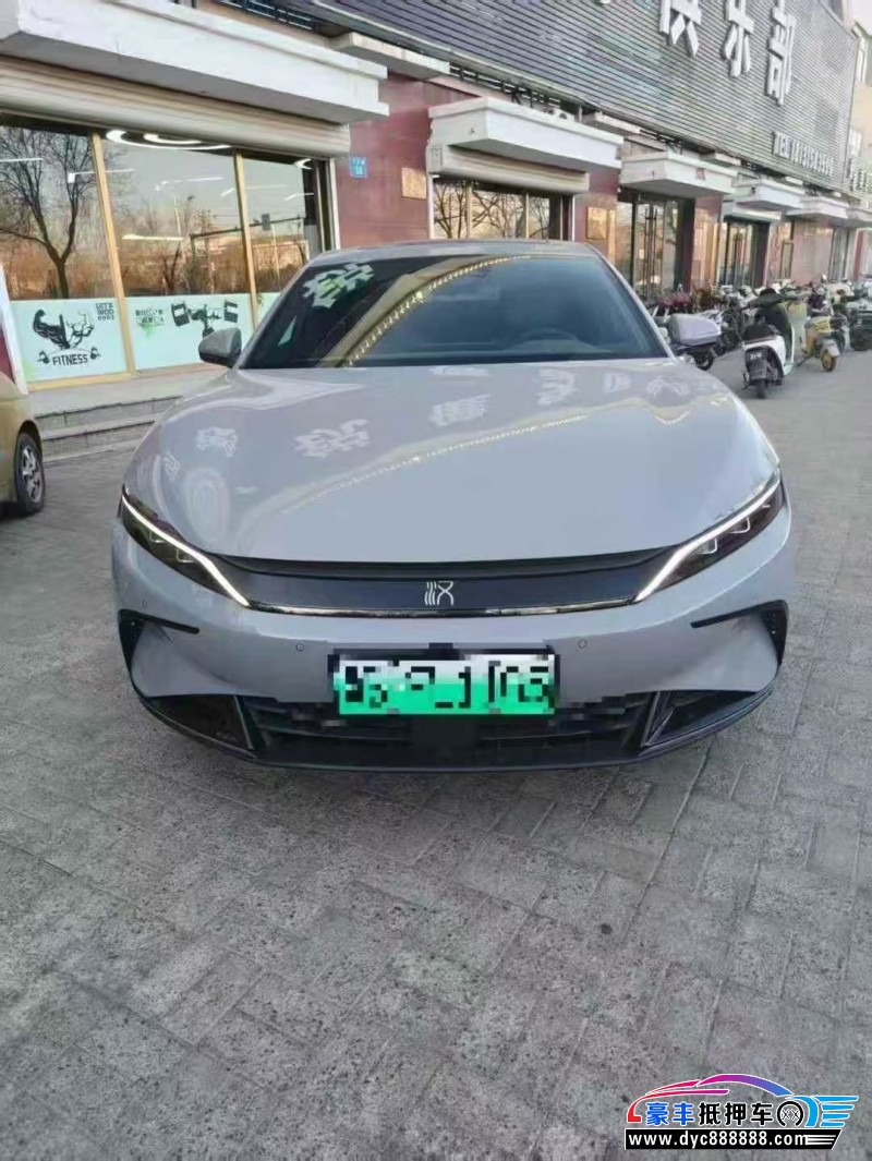 抵押车出售26年比亚迪汉轿车