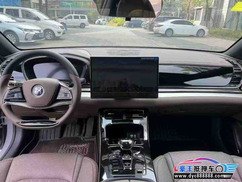 25年比亚迪汉轿车抵押车出售