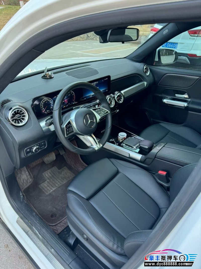 24年奔驰GLB轿车抵押车出售