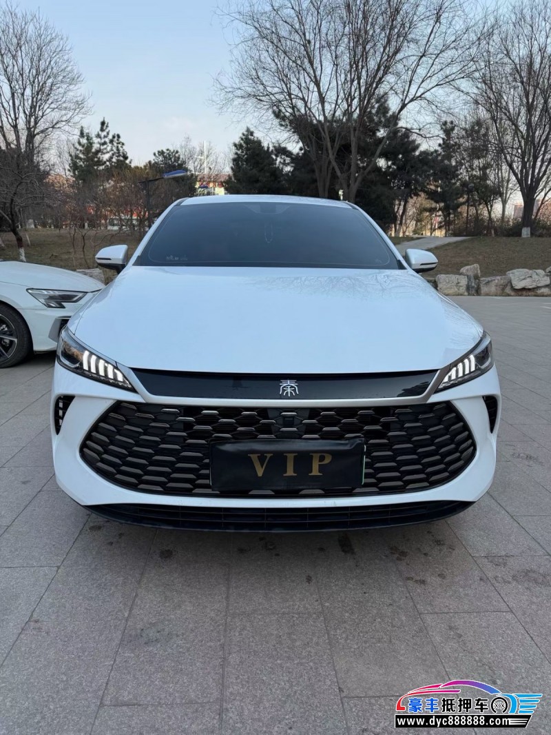 抵押车出售25年比亚迪秦轿车