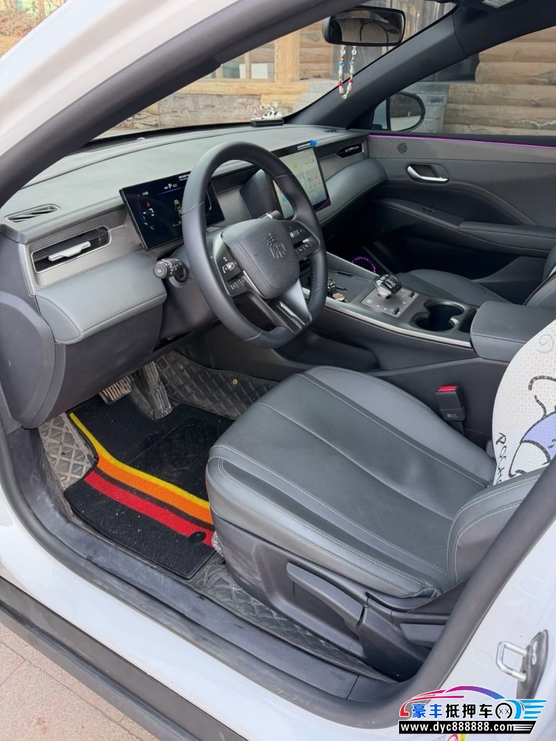 25年比亚迪秦轿车抵押车出售