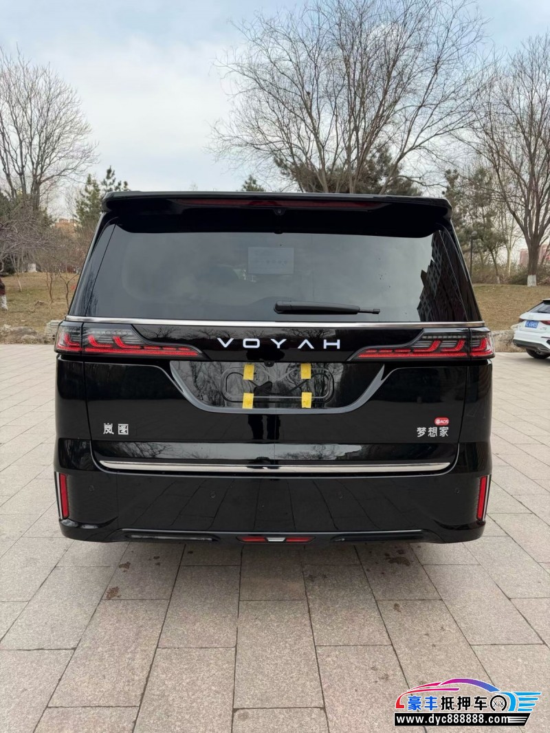 26年岚图梦想家轿车抵押车出售