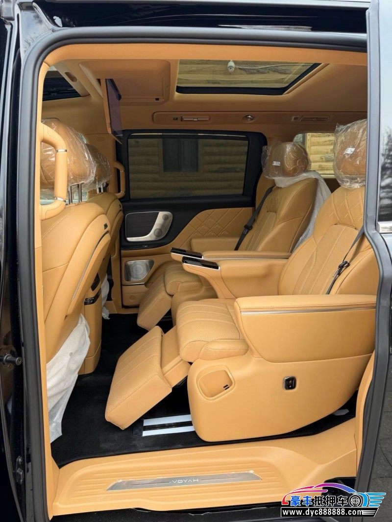 26年岚图梦想家轿车抵押车出售