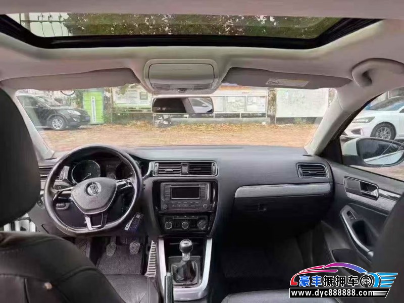 16年大众速腾轿车抵押车出售