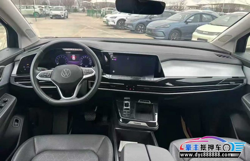 25年大众揽镜轿车抵押车出售