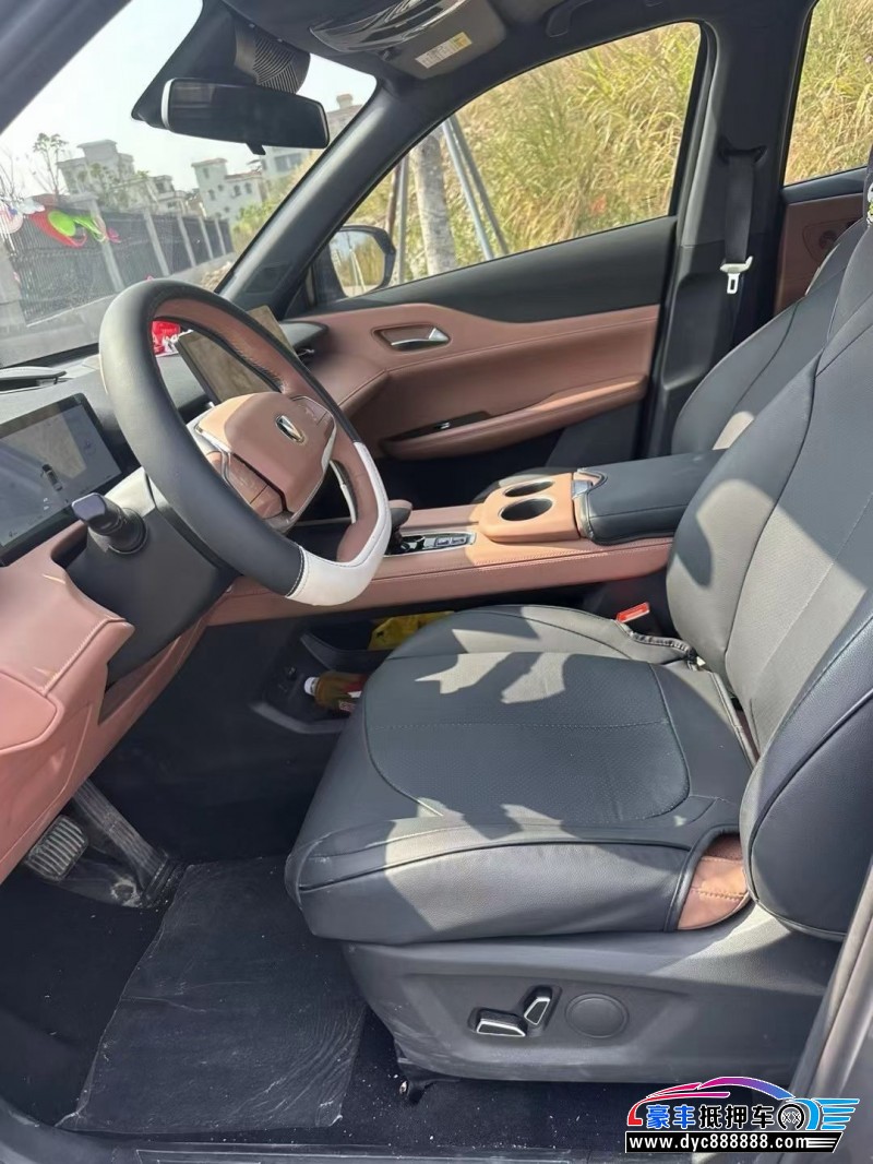 25年长安长安UNI轿车抵押车出售