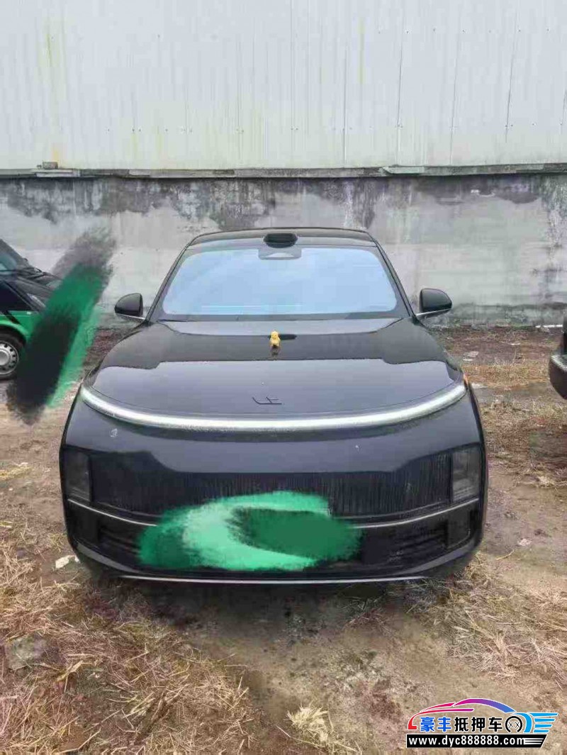 抵押车出售24年理想L9轿车