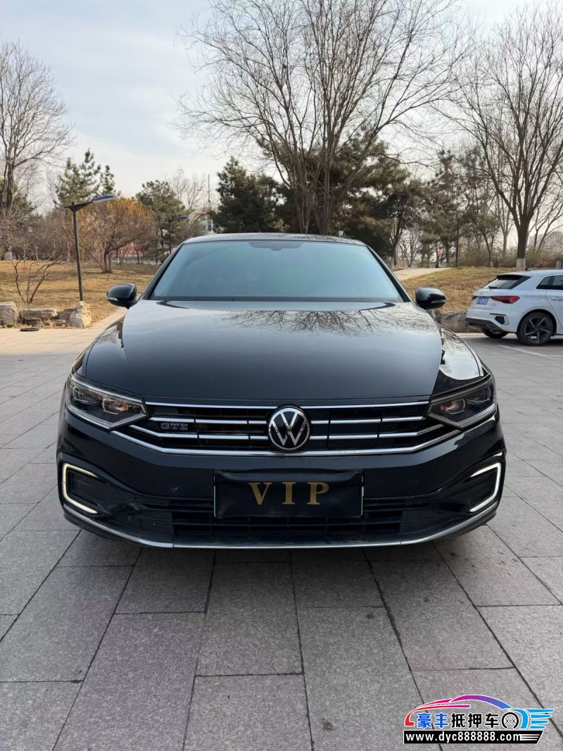 抵押车出售24年大众迈腾轿车