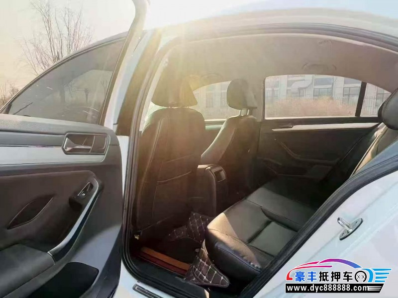 19年大众速腾轿车抵押车出售