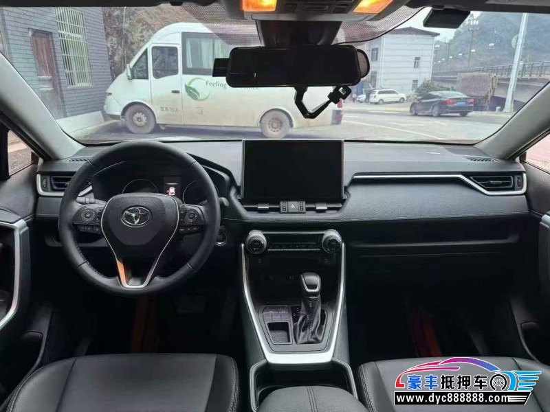 23年丰田威兰达轿车抵押车出售