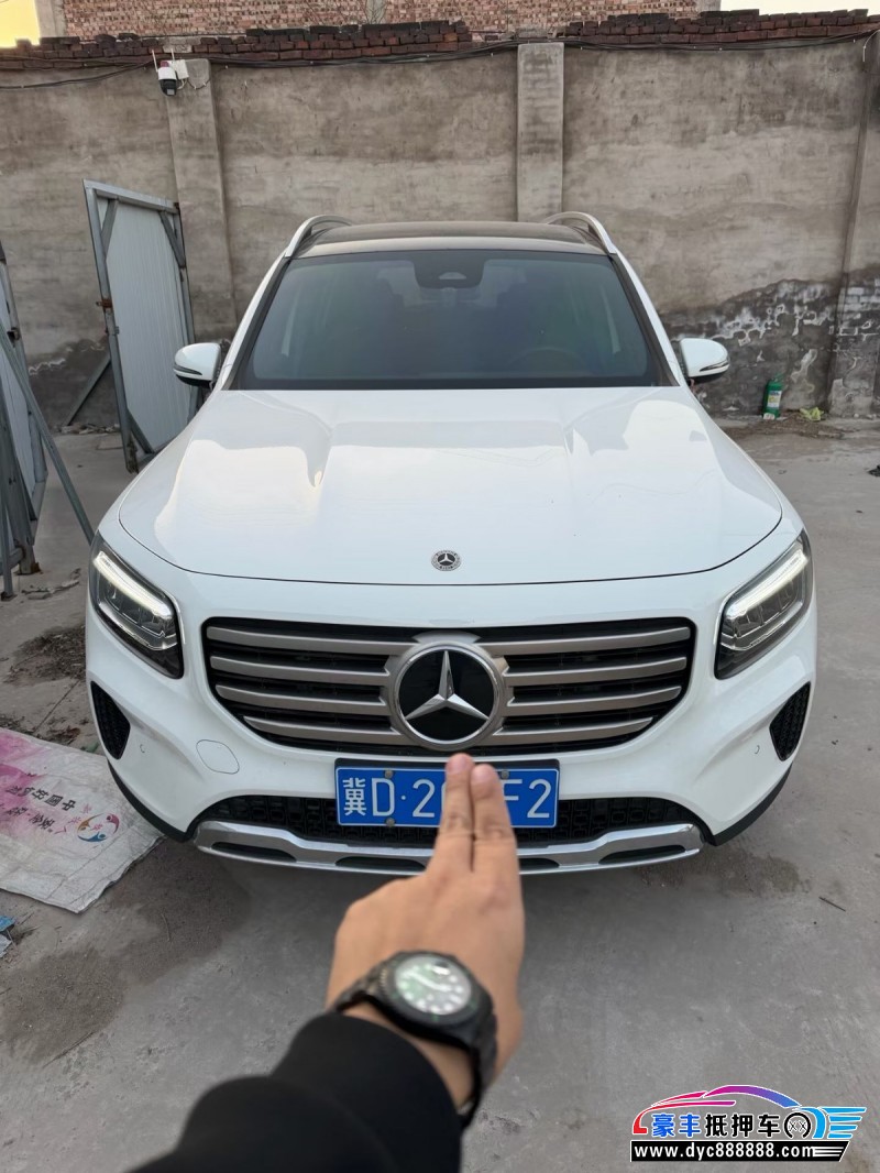 抵押车出售24年奔驰GLB轿车