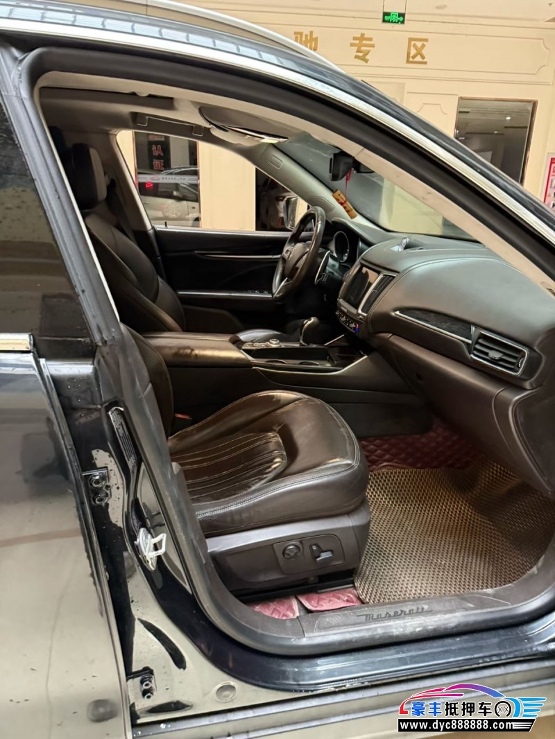 17年玛莎拉蒂莱万特轿车抵押车出售