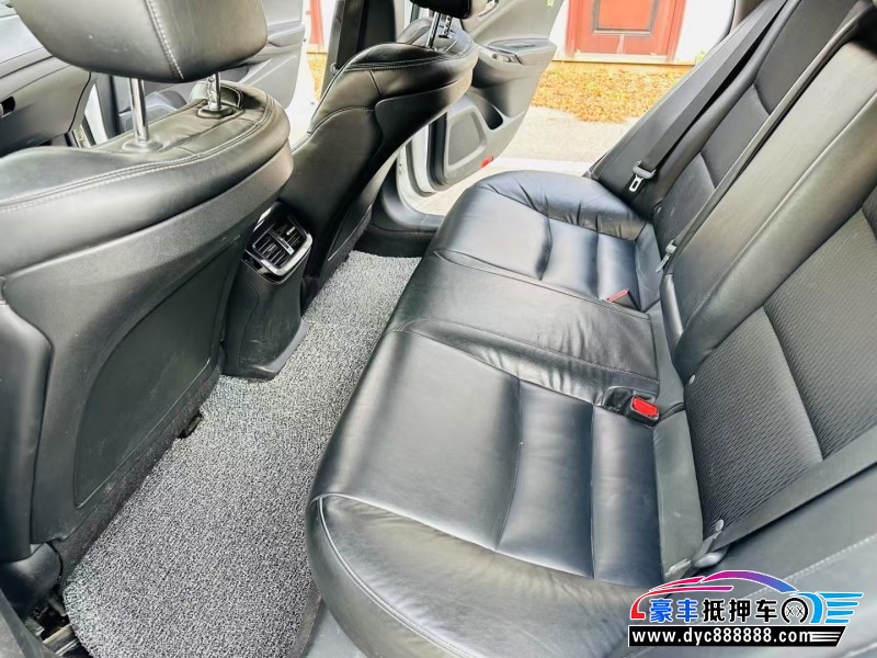 17年本田思铂睿轿车抵押车出售