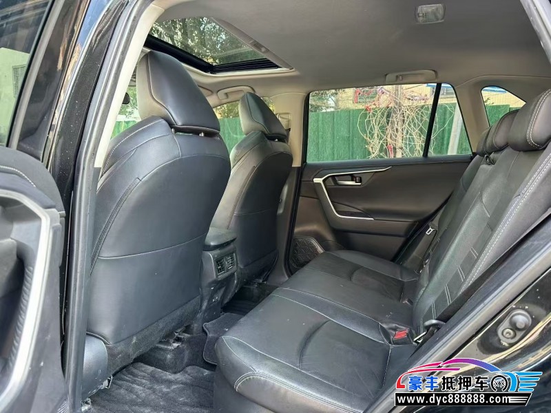 21年丰田威兰达轿车抵押车出售