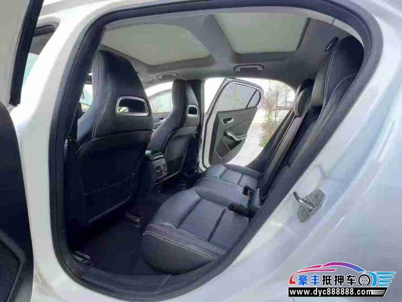 19年奔驰GLA轿车抵押车出售