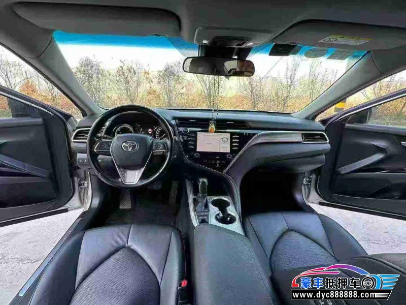 18年丰田凯美瑞轿车抵押车出售