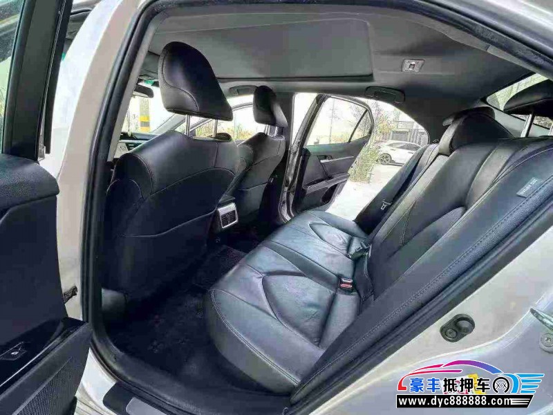 18年丰田凯美瑞轿车抵押车出售