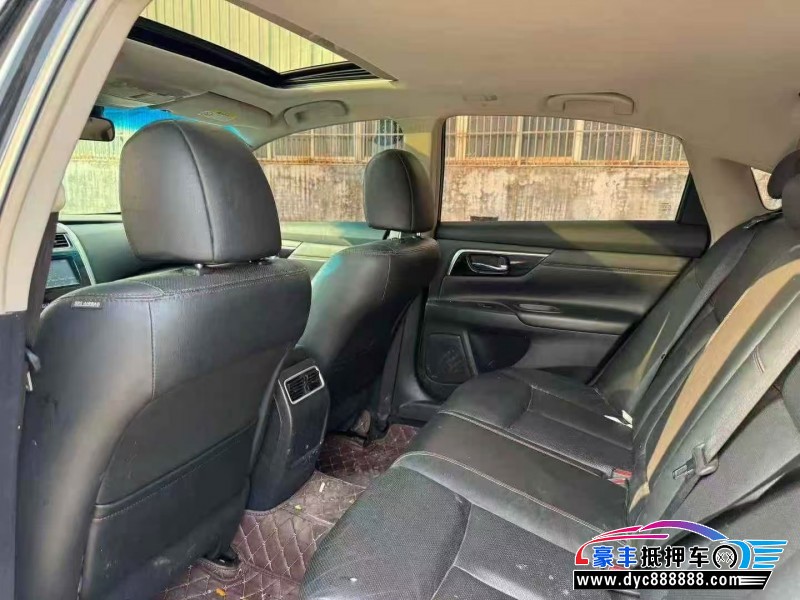 18年日产天籁轿车抵押车出售