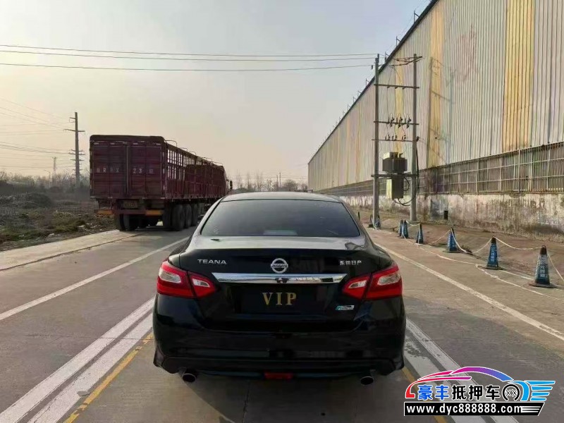 18年日产天籁轿车抵押车出售