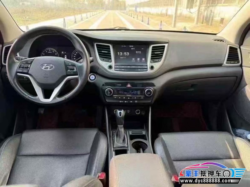 16年现代途胜轿车抵押车出售