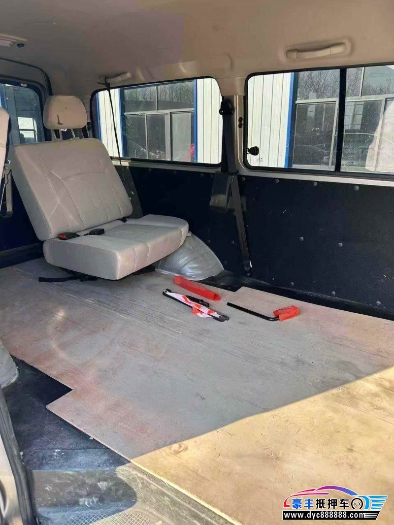 23年东风风行菱智轿车抵押车出售