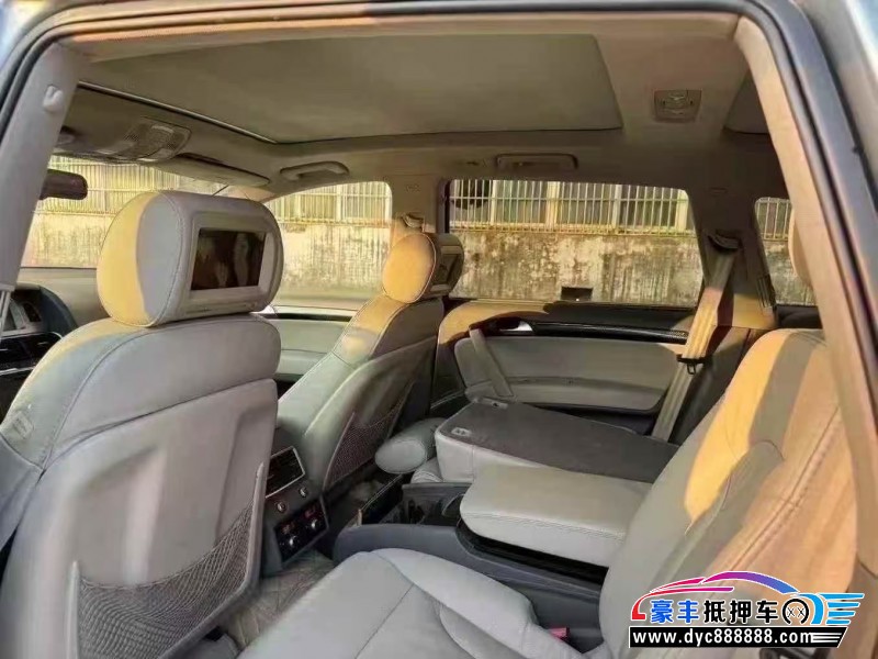 12年奥迪Q7轿车抵押车出售