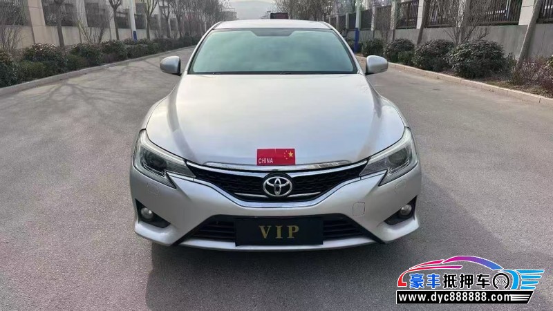 抵押车出售14年丰田锐志轿车