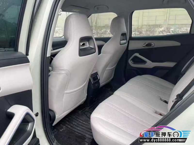 25年比亚迪元轿车抵押车出售