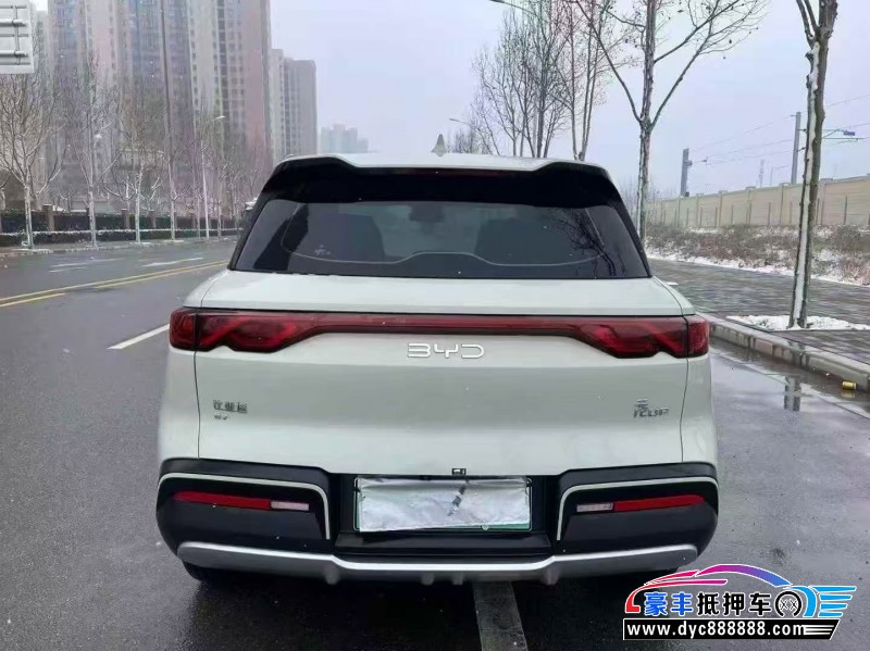 25年比亚迪元轿车抵押车出售