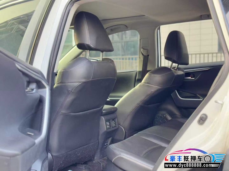21年丰田RAV4轿车抵押车出售