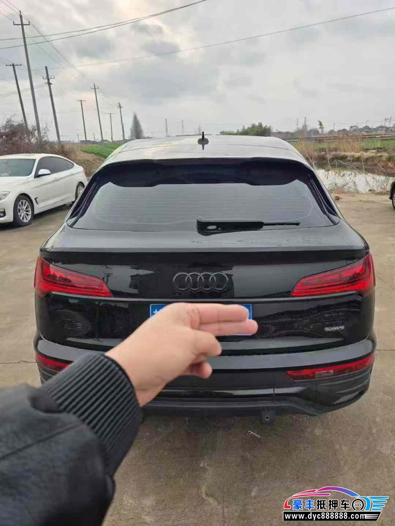 23年奥迪Q5轿车抵押车出售