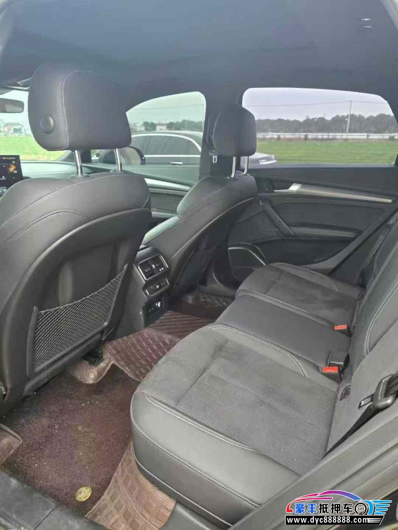 23年奥迪Q5轿车抵押车出售