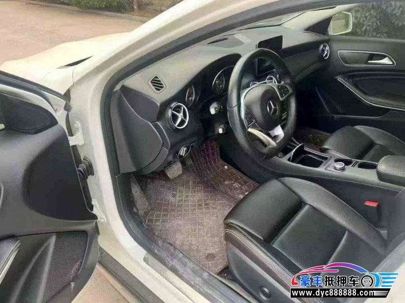 19年奔驰GLA轿车抵押车出售