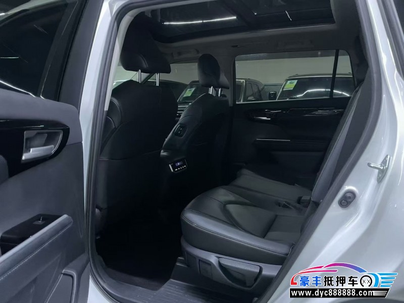 24年丰田汉兰达轿车抵押车出售