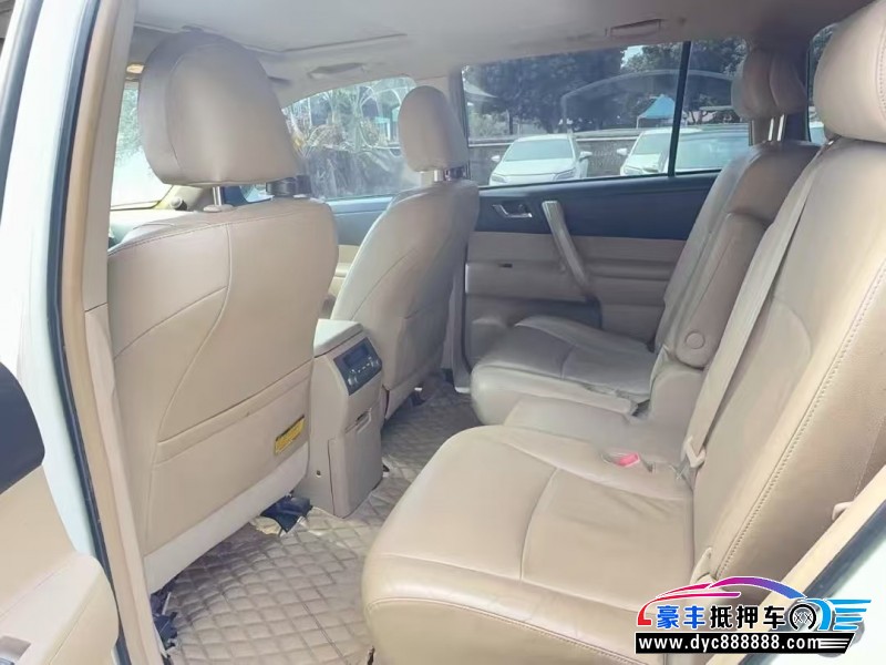 14年丰田汉兰达轿车抵押车出售