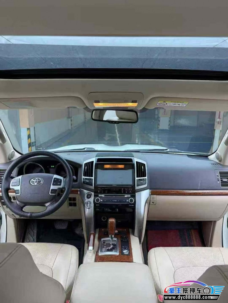 15年丰田兰德酷路泽（陆巡）轿车抵押车出售