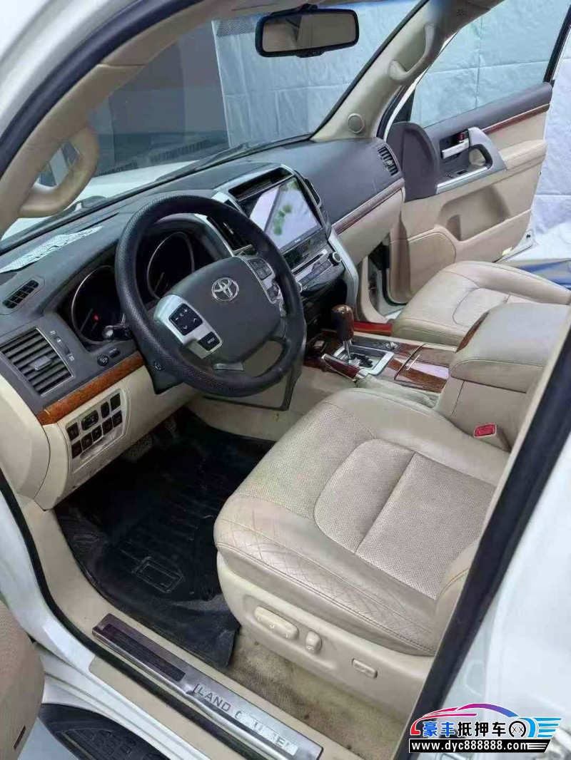 15年丰田兰德酷路泽（陆巡）轿车抵押车出售