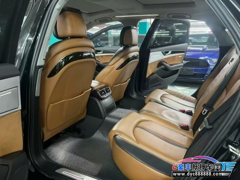 18年奥迪A8L轿车抵押车出售