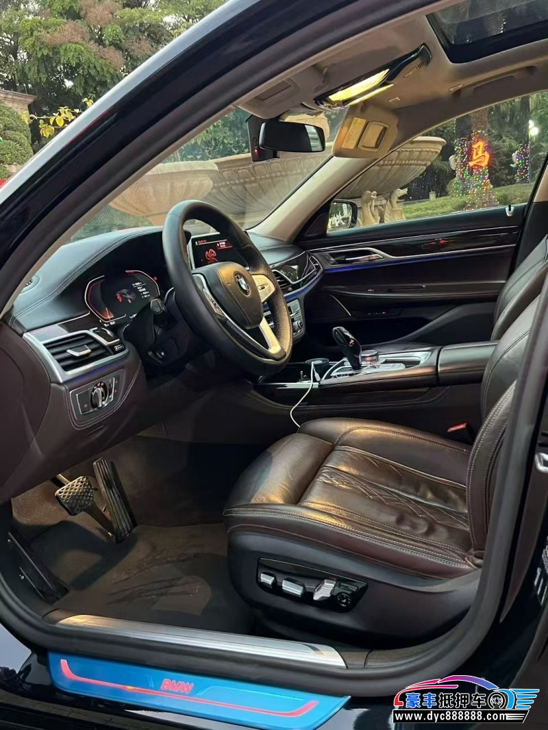 20年宝马7系轿车抵押车出售