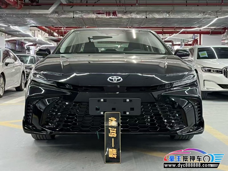 抵押车出售26年丰田凯美瑞轿车