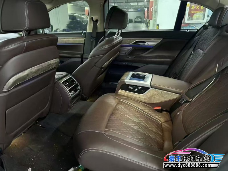 21年宝马7系轿车抵押车出售