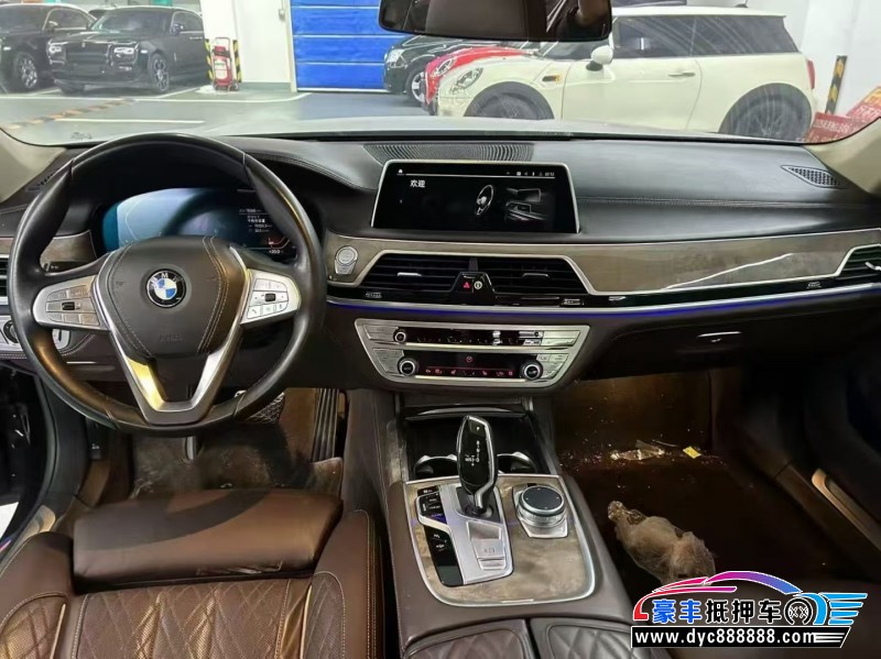 21年宝马7系轿车抵押车出售