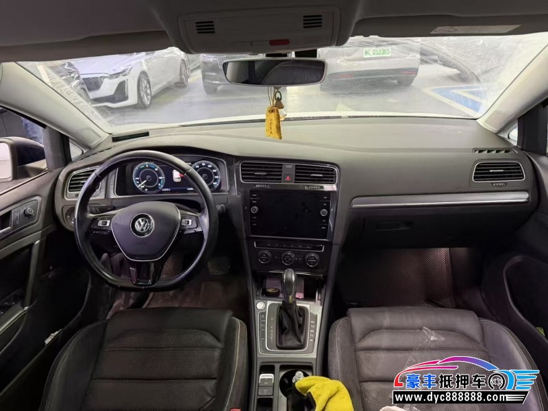 20年大众高尔夫轿车抵押车出售