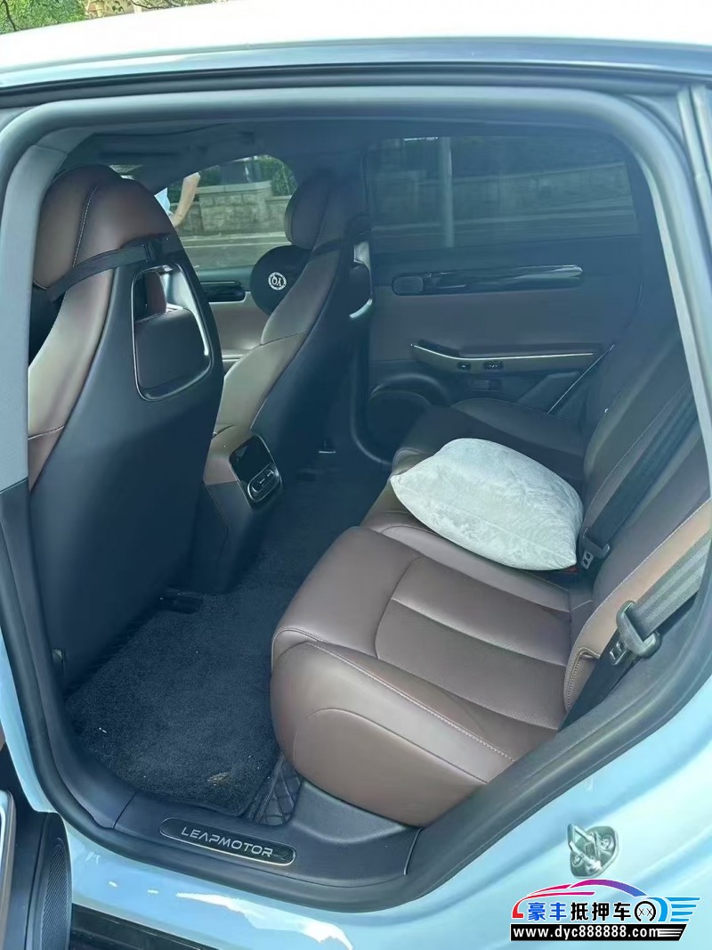 24年零跑c01轿车抵押车出售