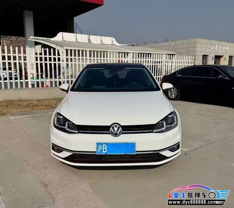 抵押车出售21年大众高尔夫轿车