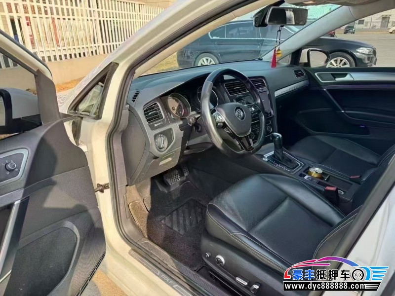 21年大众高尔夫轿车抵押车出售