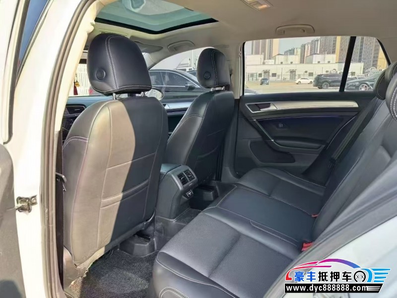 21年大众高尔夫轿车抵押车出售